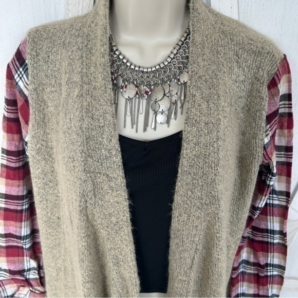 ✨NWT plaid knit cardigan beige sweater S - Picture 9 of 12